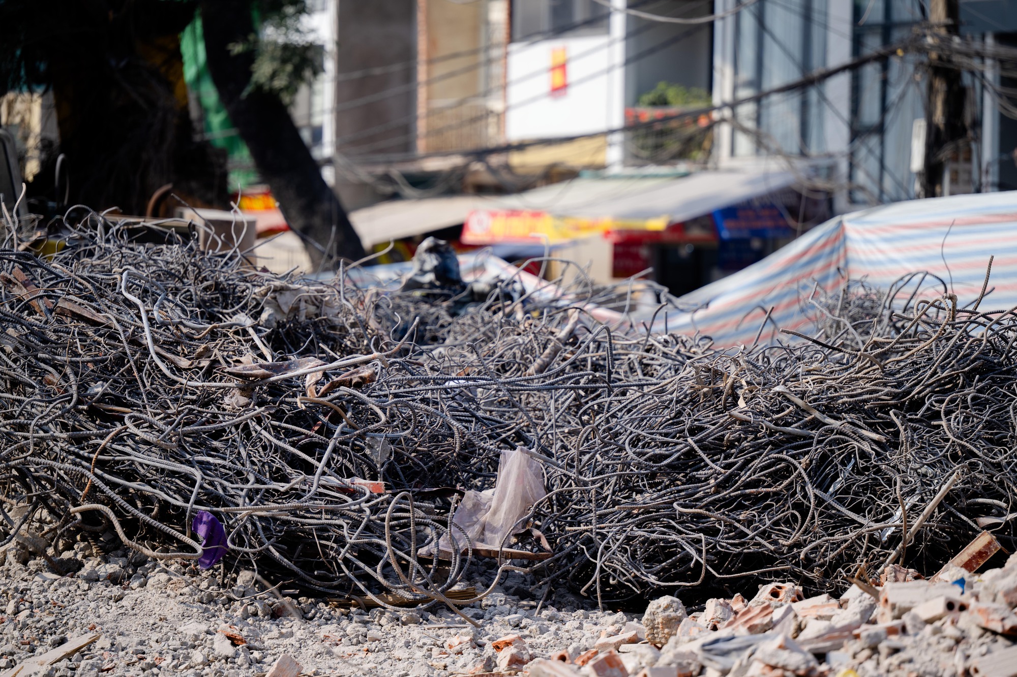 Toàn cảnh hiện trạng đường Đê La Thành sau khi được giải toả để xây đường vành đai 1- Ảnh 21. Toàn cảnh hiện trạng đường Đê La Thành sau khi được giải toả để xây đường vành đai 1- Ảnh 21.