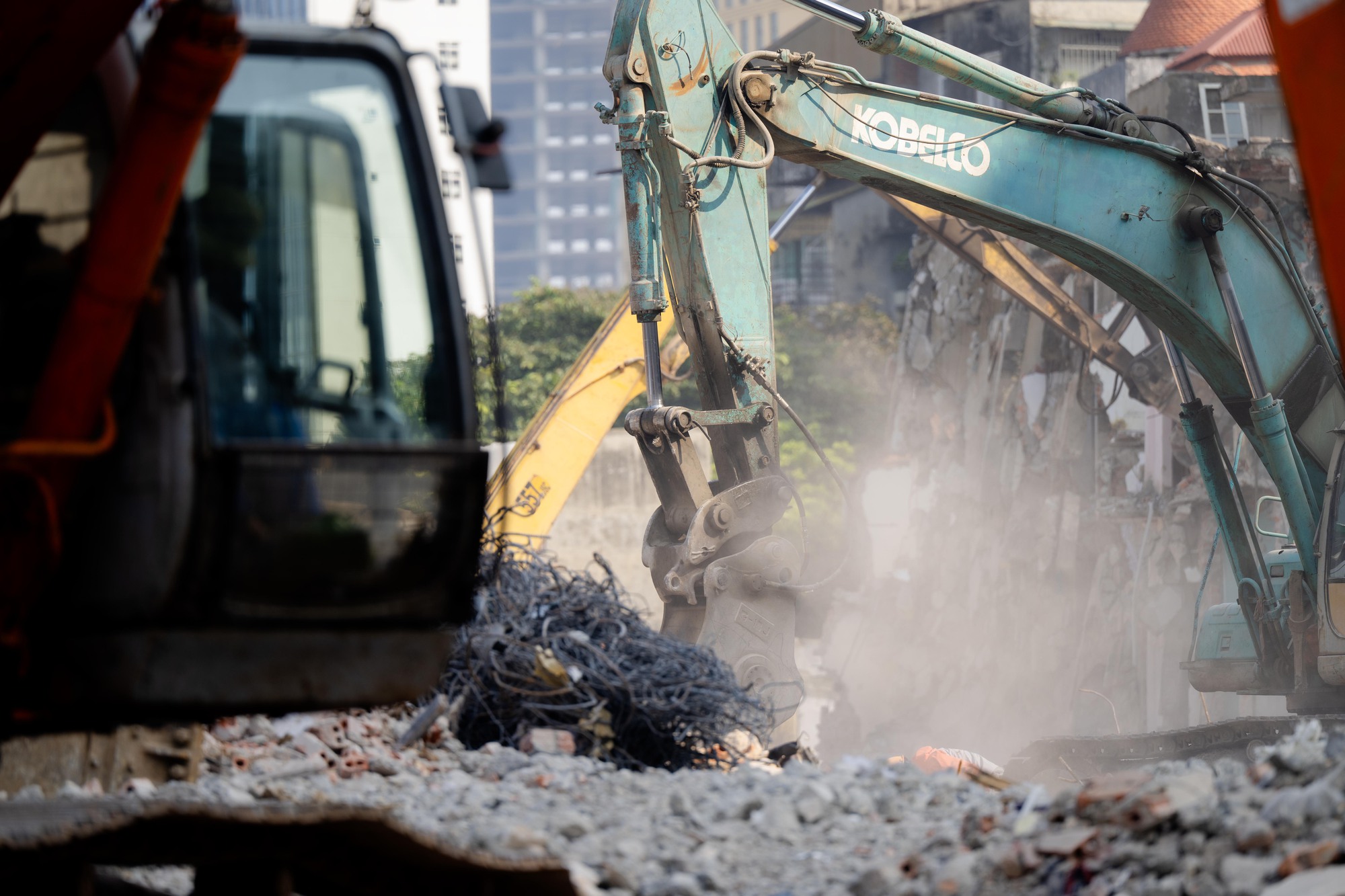 Toàn cảnh hiện trạng đường Đê La Thành sau khi được giải toả để xây đường vành đai 1- Ảnh 3. Toàn cảnh hiện trạng đường Đê La Thành sau khi được giải toả để xây đường vành đai 1- Ảnh 3.