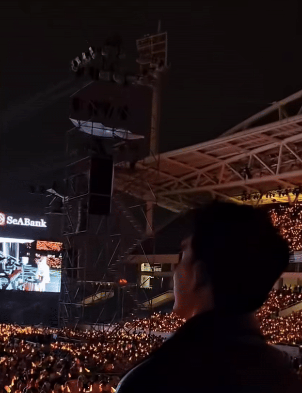 Mai Tài Phến làm 1 hành động chứng minh tình cảm với Mỹ Tâm trước 40 nghìn người- Ảnh 2. Mai Tài Phến làm 1 hành động chứng minh tình cảm với Mỹ Tâm trước 40 nghìn người- Ảnh 2.