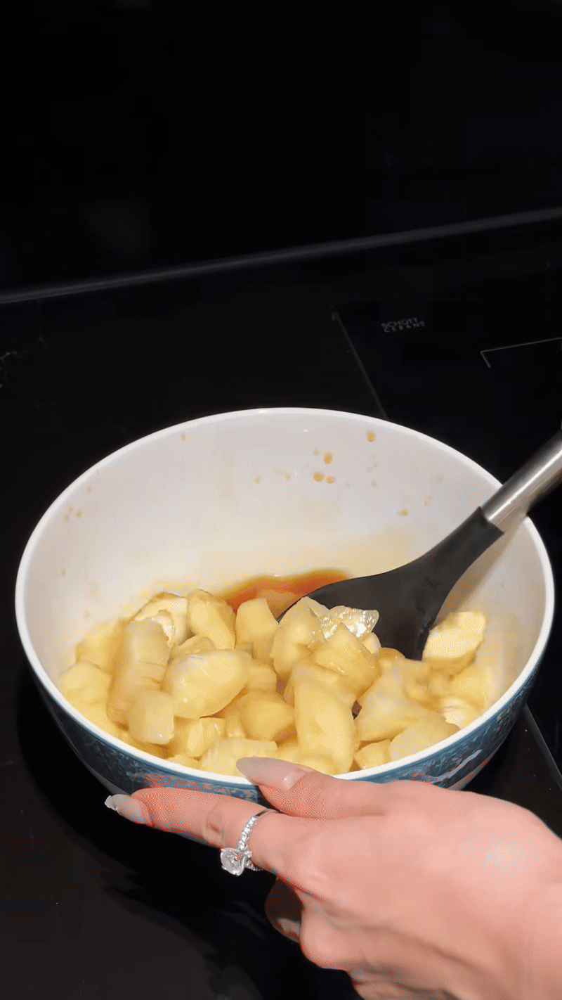 Đỗ Hà đứng yên cũng có chuyện- Ảnh 2. Đỗ Hà đứng yên cũng có chuyện- Ảnh 2.