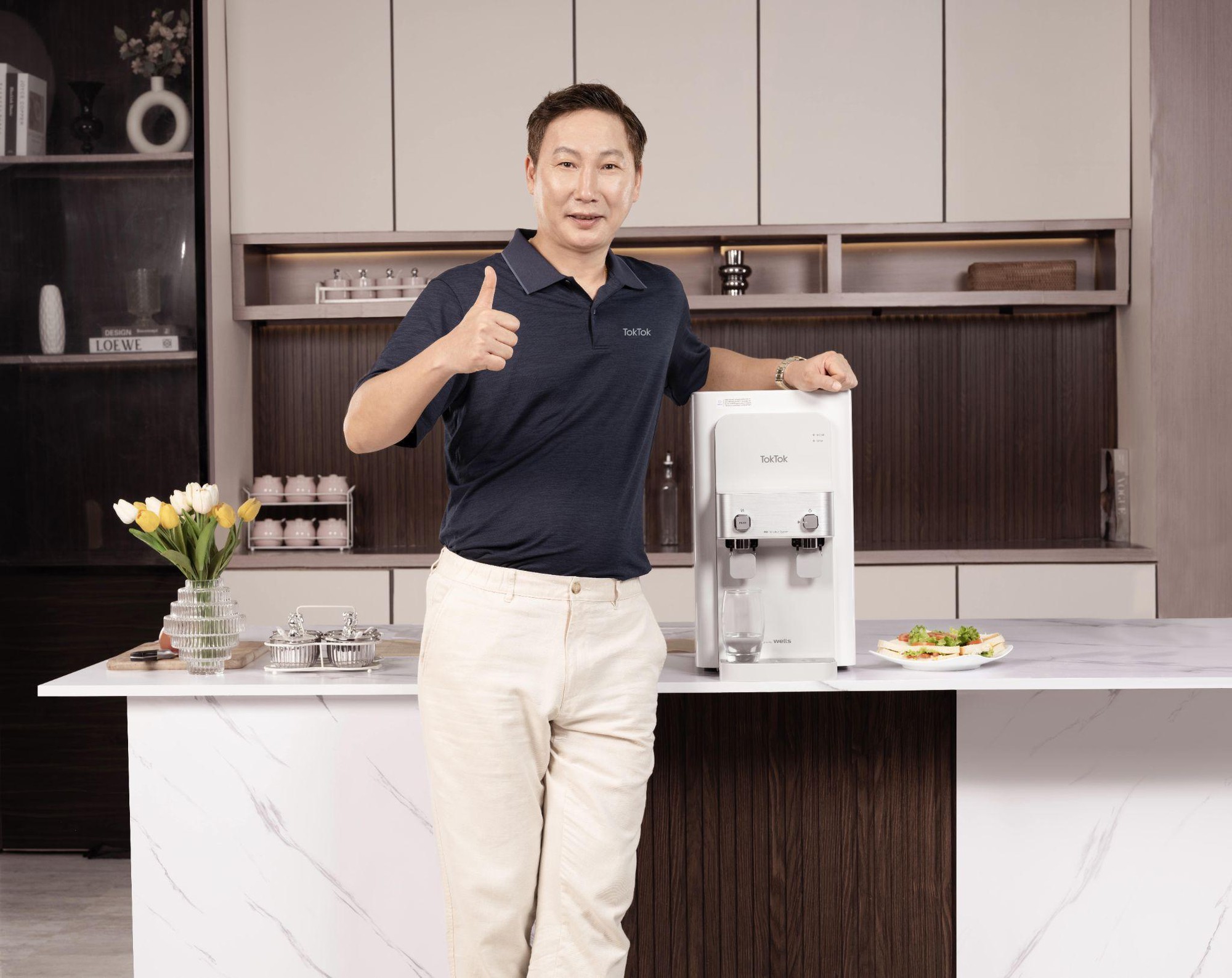 TokTok c&ocirc;ng bố HLV Kim Sang Sik trở th&agrave;nh Đại sứ thương hiệu tại Việt Nam - Ảnh 1.