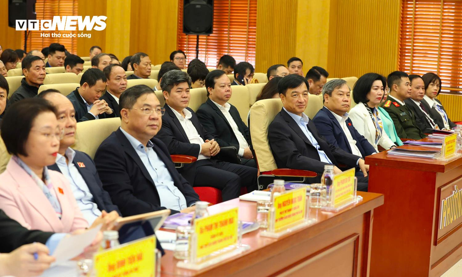 Tổng B&iacute; thư T&ocirc; L&acirc;m tiếp x&uacute;c cử tri H&agrave; Nội sau Kỳ họp thứ 10 Quốc hội kh&oacute;a XV - Ảnh 3.