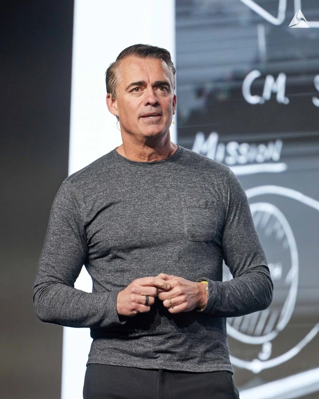 Tim Cook kiếm nhiều hơn lương người Mỹ chỉ trong 7 giờ làm việc - Ảnh 2. Tim Cook kiếm nhiều hơn lương người Mỹ chỉ trong 7 giờ làm việc - Ảnh 2.