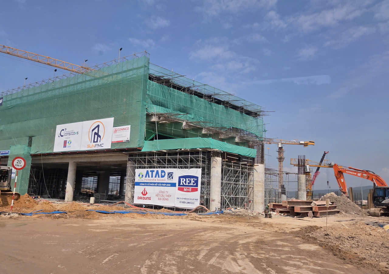 Cận cảnh đại công trường mở rộng sân bay Phú Quốc 20 triệu khách mỗi năm - Ảnh 3.