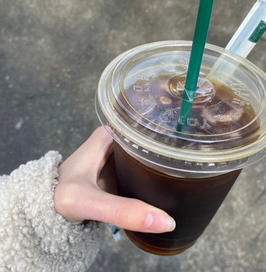 B&aacute;c sĩ vạch trần 4 kiểu uống c&agrave; ph&ecirc; g&acirc;y &ldquo;l&atilde;o h&oacute;a kh&ocirc;ng phanh&rdquo;, t&agrave;n ph&aacute; sức khỏe NHƯNG người c&agrave;ng trẻ c&agrave;ng hay l&agrave;m - Ảnh 1.