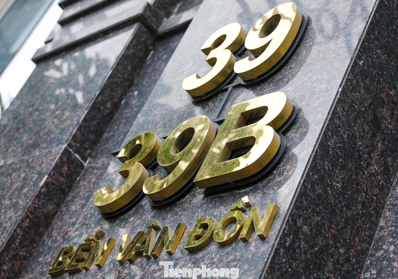 H&eacute; lộ thỏa thuận ngầm v&agrave; những cuộc &lsquo; đi đ&ecirc;m &rsquo; tại Bến V&acirc;n Đồn - Ảnh 1.