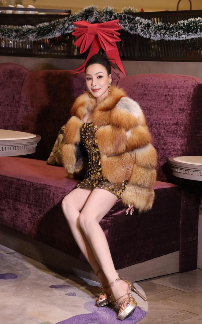 Nữ nghệ sĩ Việt l&agrave; 