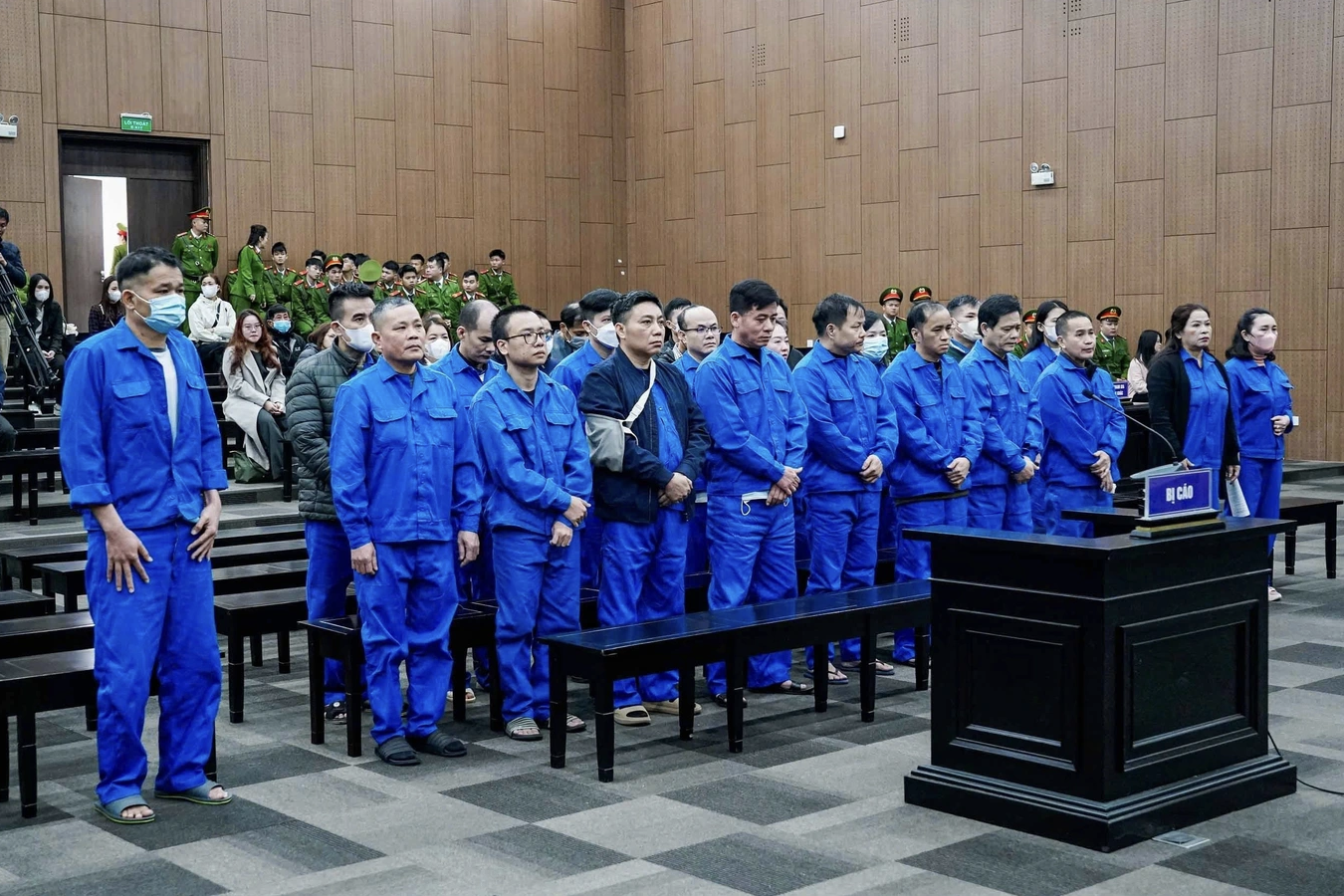 Cựu Chánh án Đắk Đoa bị truy tố vì chạy án giúp vợ thẩm phán - Ảnh 1. Cựu Chánh án Đắk Đoa bị truy tố vì chạy án giúp vợ thẩm phán - Ảnh 1.