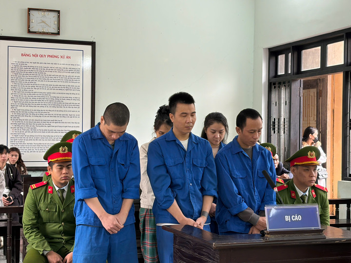 Ngụy trang gần 1kg ma túy trong bê tông , Nhóm tội phạm ma túy bị bắt tại Huế - Ảnh 1.