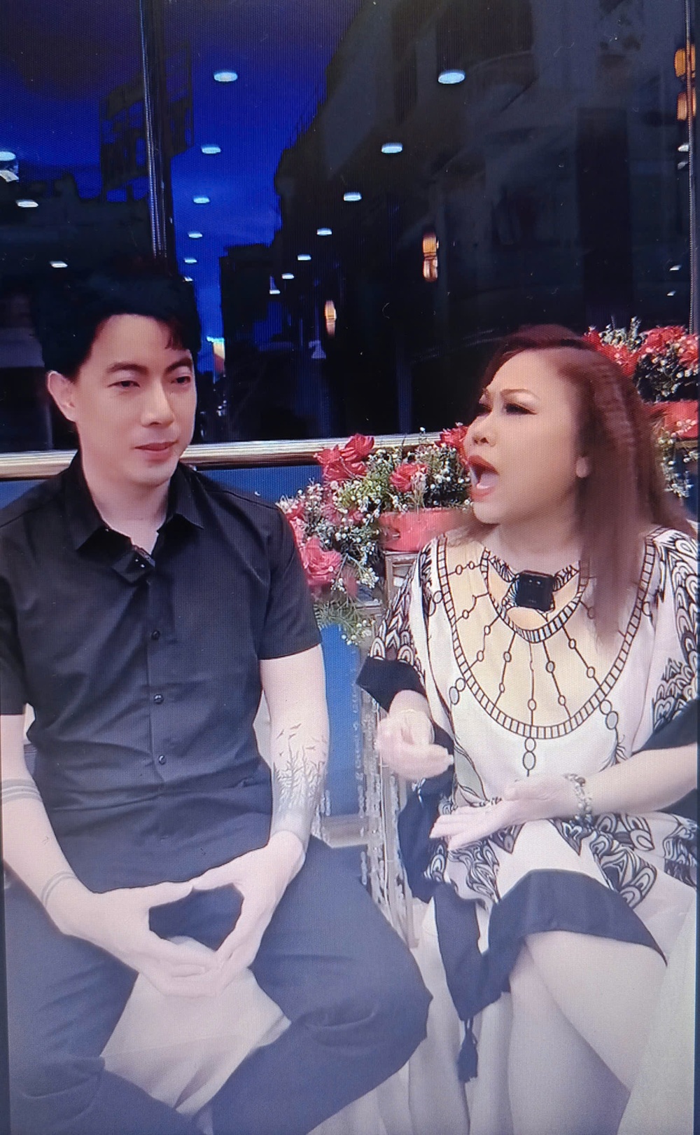 Siu Black sau màn trình diễn với đàn em: “Tôi muốn ôm hôn cậu ấy nhưng phải kiềm lại” - Ảnh 3. Siu Black sau màn trình diễn với đàn em: “Tôi muốn ôm hôn cậu ấy nhưng phải kiềm lại” - Ảnh 3.