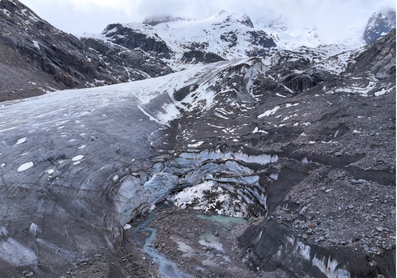 Số lượng sông băng biến mất dự kiến sẽ đạt đỉnh vào giữa những năm 2050 - Ảnh 1. Số lượng sông băng biến mất dự kiến sẽ đạt đỉnh vào giữa những năm 2050 - Ảnh 1.