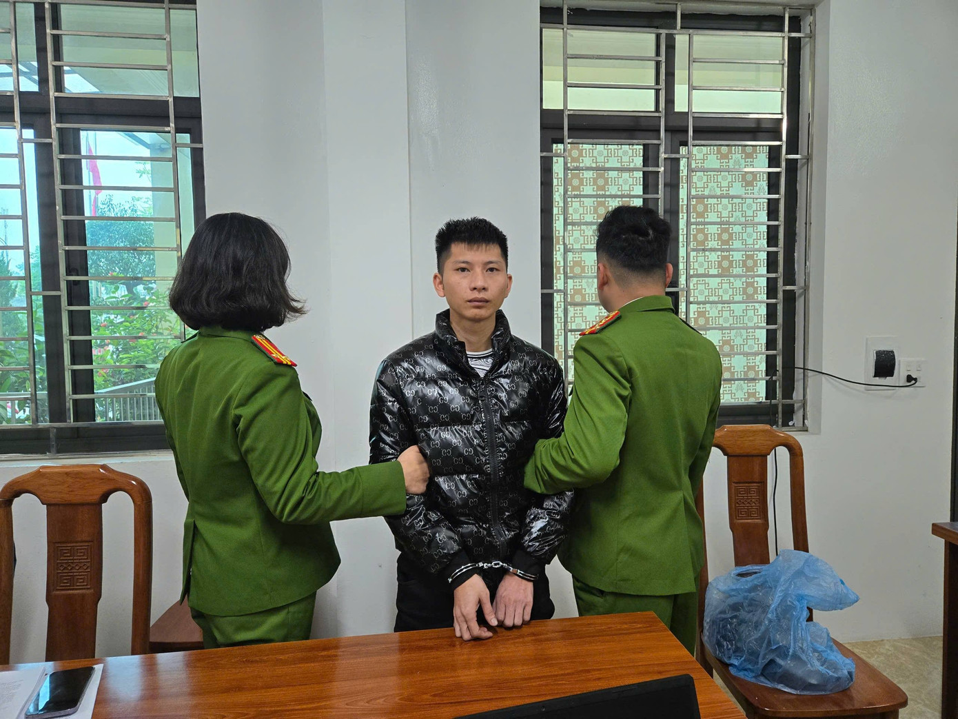 Tiktoker Long Tổng bị bắt v&igrave; t&agrave;ng trữ ma t&uacute;y tại L&agrave;o Cai - Ảnh 1.