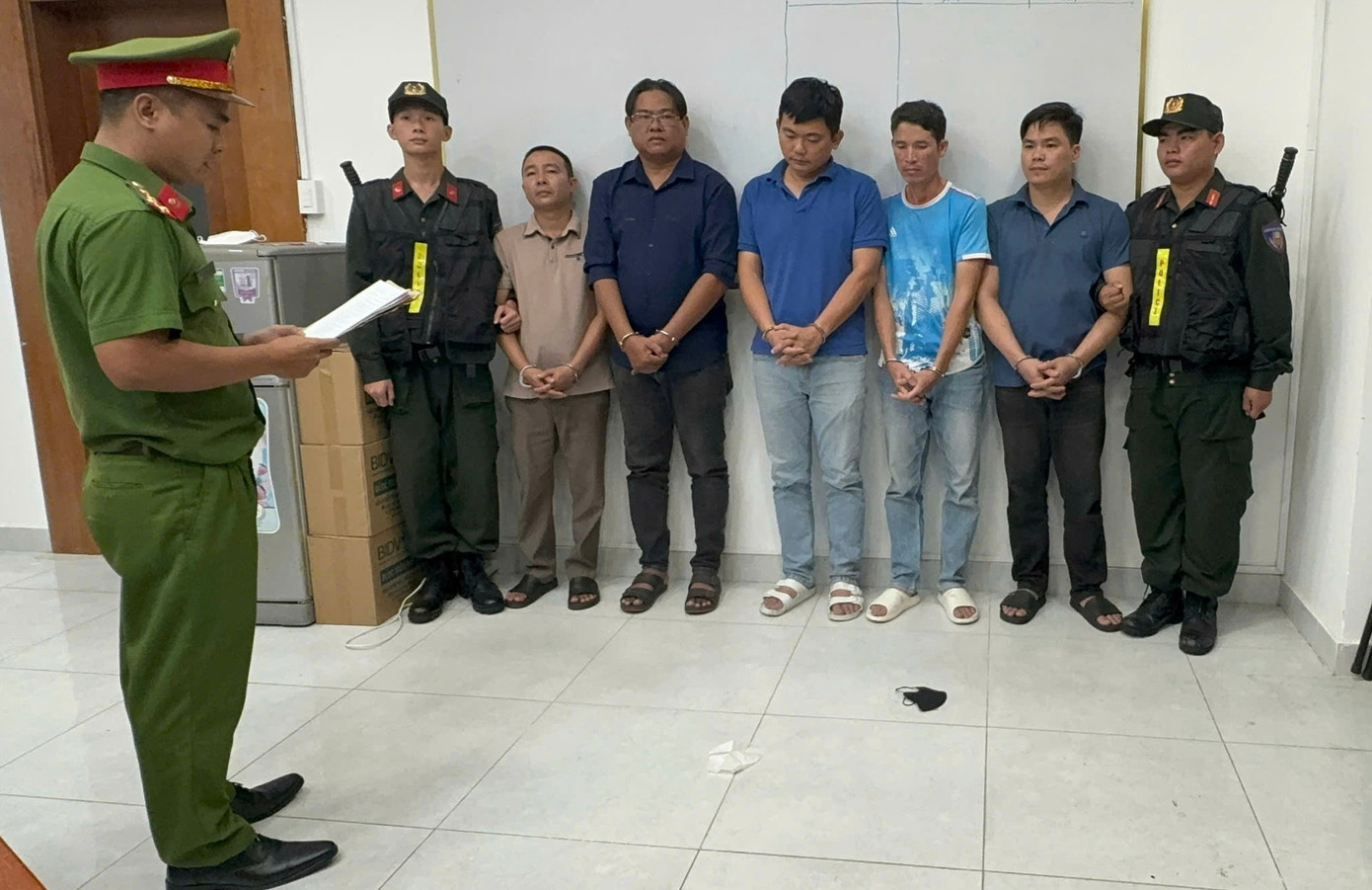 Lật tẩy đường d&acirc;y xuất khẩu tr&aacute;i ph&eacute;p kho&aacute;ng sản sang Trung Quốc quy m&ocirc; lớn - Ảnh 3.