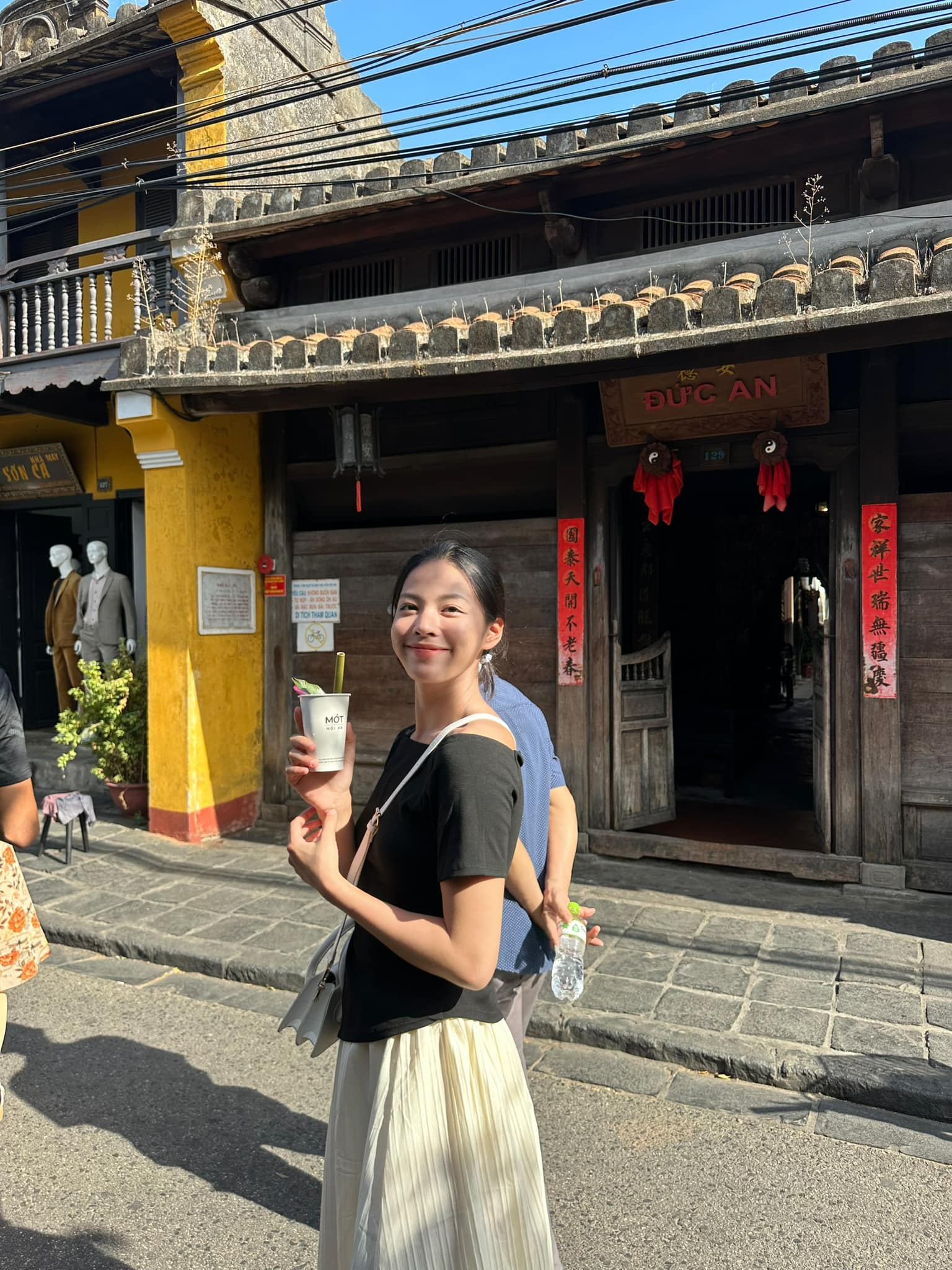 Phỏng vấn hotgirl 2k6 nhảy cao cực táo bạo giành HCV cho Việt Nam, trên sân mộc mạc, đời thường xinh như thiên thần- Ảnh 7.