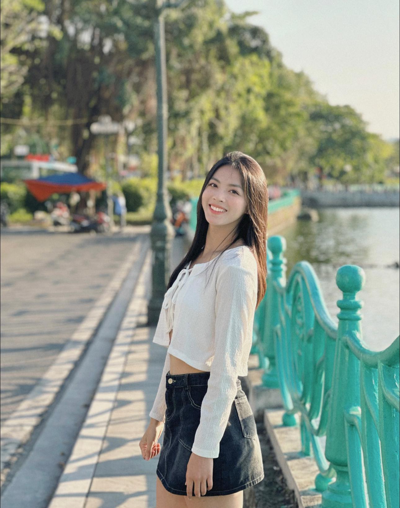 Phỏng vấn hotgirl 2k6 nhảy cao cực táo bạo giành HCV cho Việt Nam, trên sân mộc mạc, đời thường xinh như thiên thần- Ảnh 12.