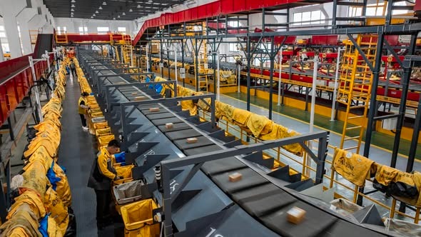 Kỷ lục 180 tỷ bưu kiện ở Trung Quốc và sức mạnh logistics toàn cầu - Ảnh 2. Kỷ lục 180 tỷ bưu kiện ở Trung Quốc và sức mạnh logistics toàn cầu - Ảnh 2.