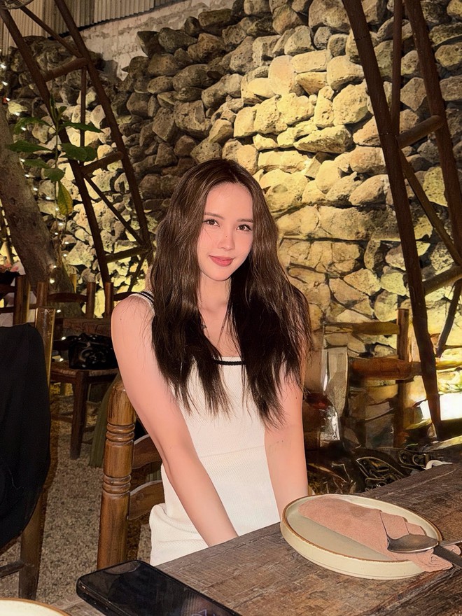 Thiều Bảo Tr&acirc;m hẹn h&ograve; bạn th&acirc;n Trấn Th&agrave;nh?- Ảnh 2.