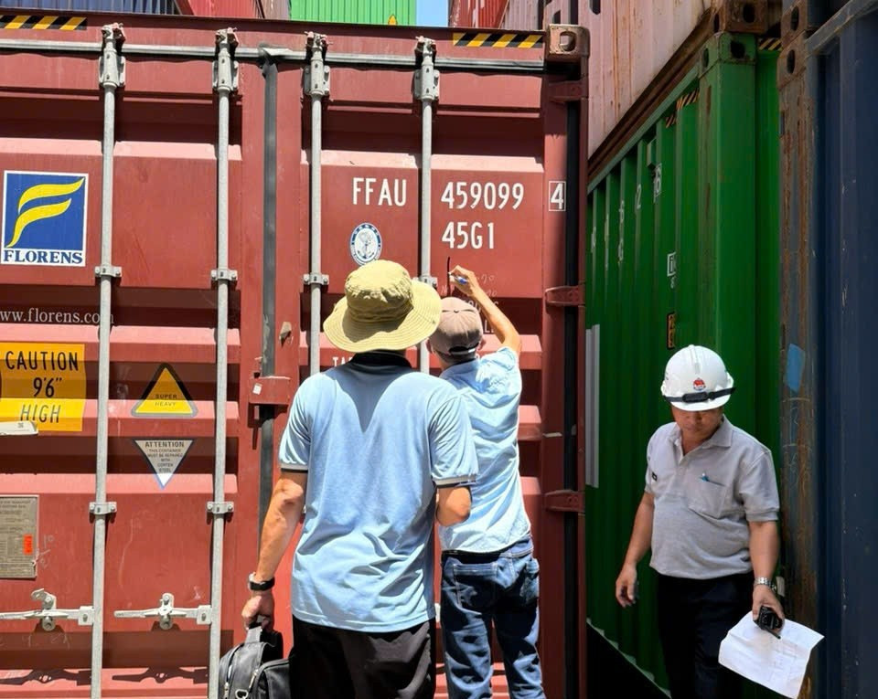 Lật tẩy đường d&acirc;y xuất khẩu tr&aacute;i ph&eacute;p kho&aacute;ng sản sang Trung Quốc quy m&ocirc; lớn - Ảnh 1.