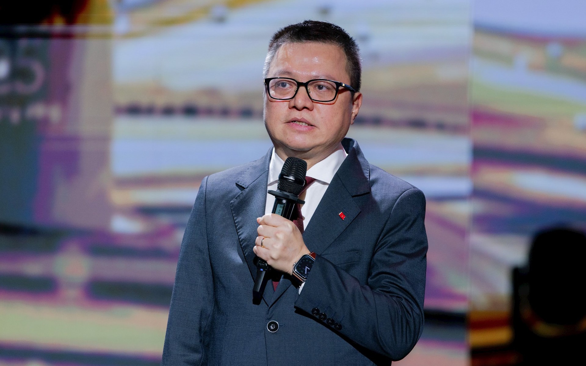 Nh&agrave; b&aacute;o L&ecirc; Quốc Minh: "L&atilde;nh đạo Đảng, Nh&agrave; nước c&ograve;n y&ecirc;u cầu Giải thưởng tổ chức quy m&ocirc; hơn"