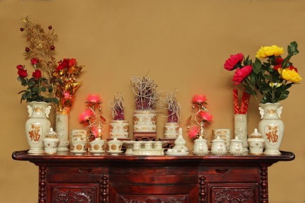 3 kiêng kị khi thắp hương cuối năm- Ảnh 2. 3 kiêng kị khi thắp hương cuối năm- Ảnh 2.