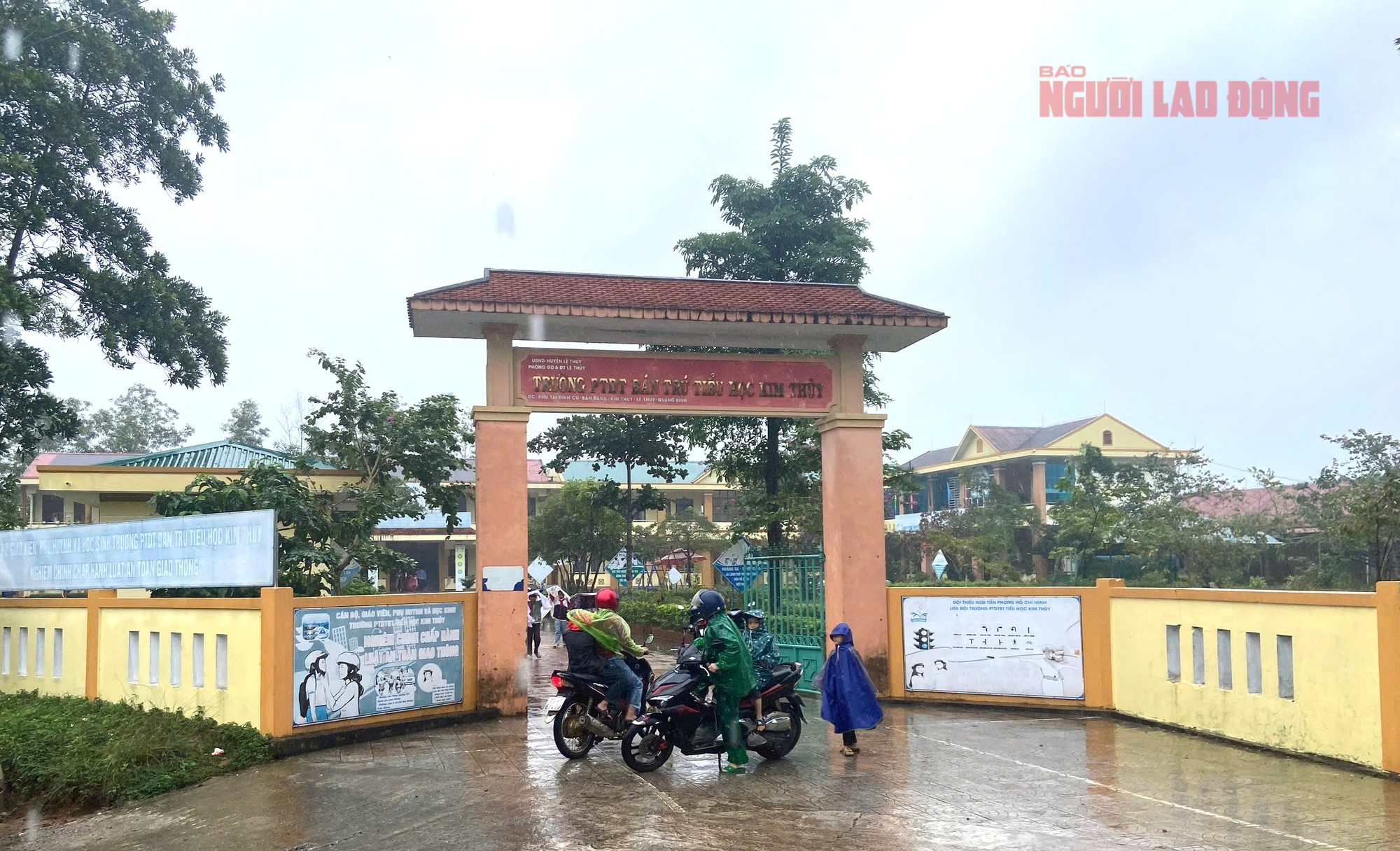 Ngộ độc thực phẩm tại Trường Tiểu học Kim thủy: 41 Học sinh nhập viện - Ảnh 1.