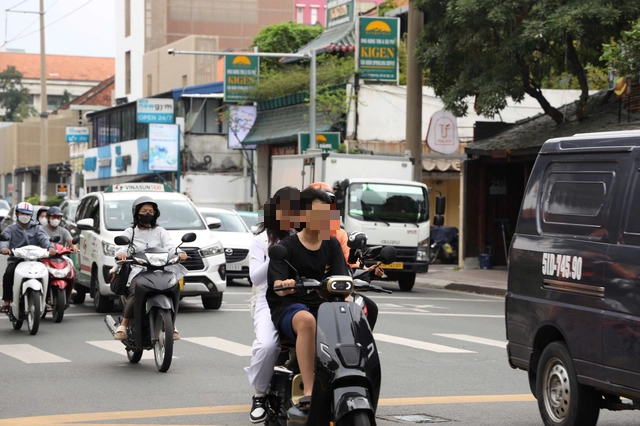 Gần 300 xe ở TPHCM bị CSGT phạt nguội v&igrave; vi phạm giao th&ocirc;ng nghi&ecirc;m trọng - Ảnh 1.