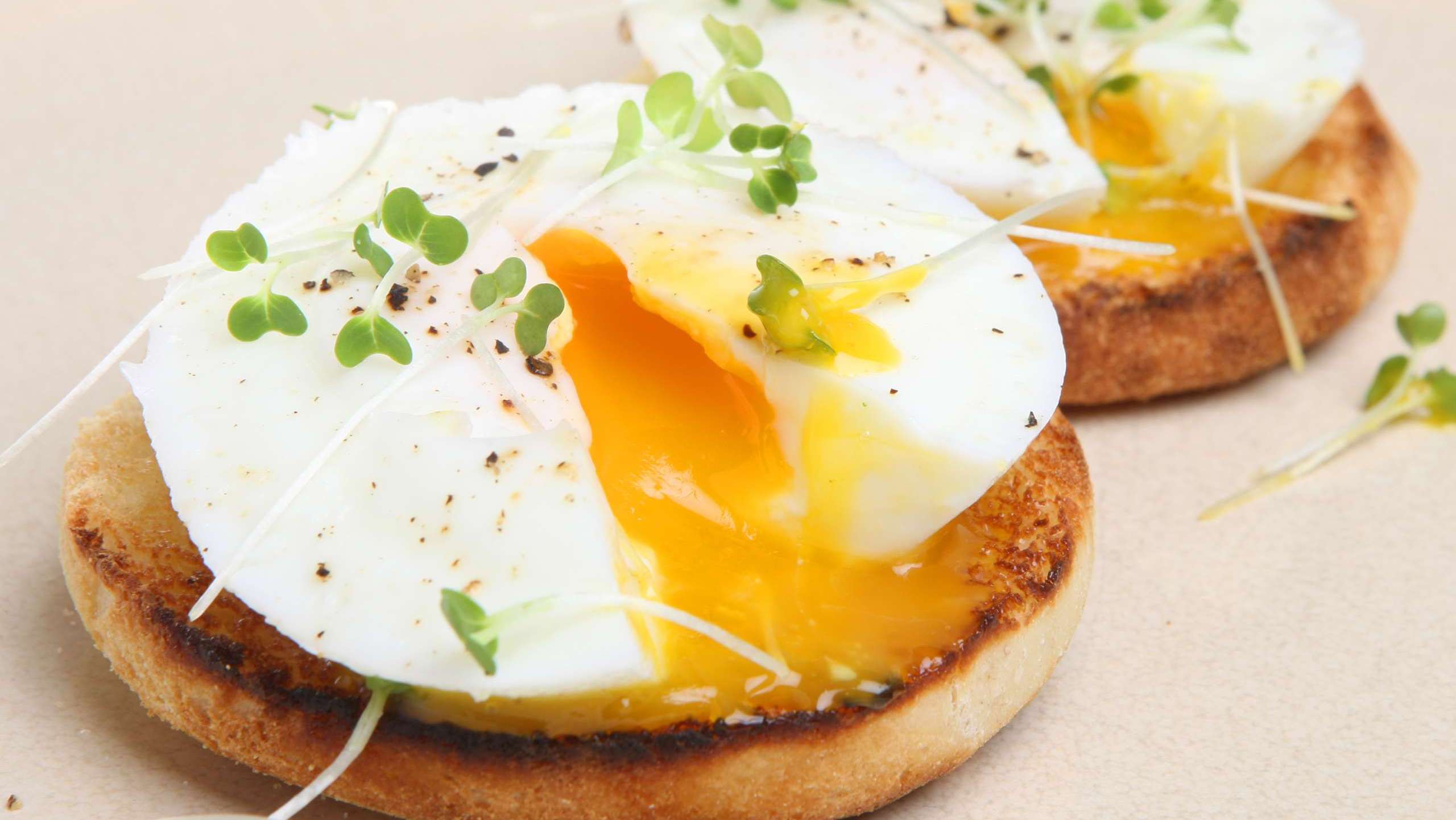 Gần 8 triệu lượt xem khách Tây ăn món quen thuộc trong bữa sáng kiểu Mỹ, nhưng theo cách Việt Nam - Ảnh 5.