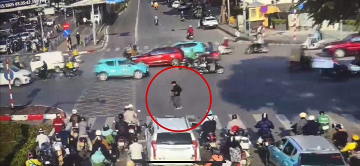 Camera AI hỗ trợ t&igrave;m cụ &ocirc;ng đi lạc ở H&agrave; Nội an to&agrave;n về nh&agrave; - Ảnh 1.