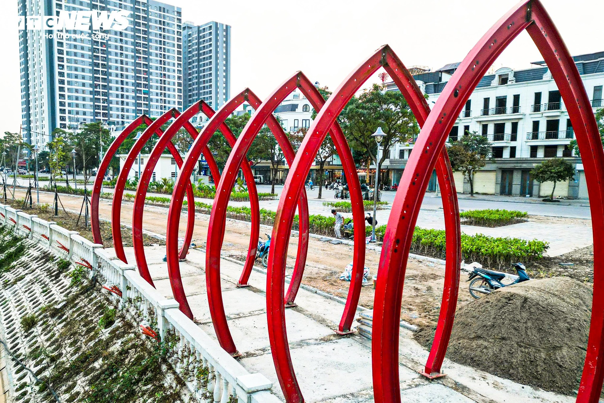 Công viên Gia Lâm hơn 280 tỷ đồng lộ diện với cổng hoa sen 5 cánh - Ảnh 12.