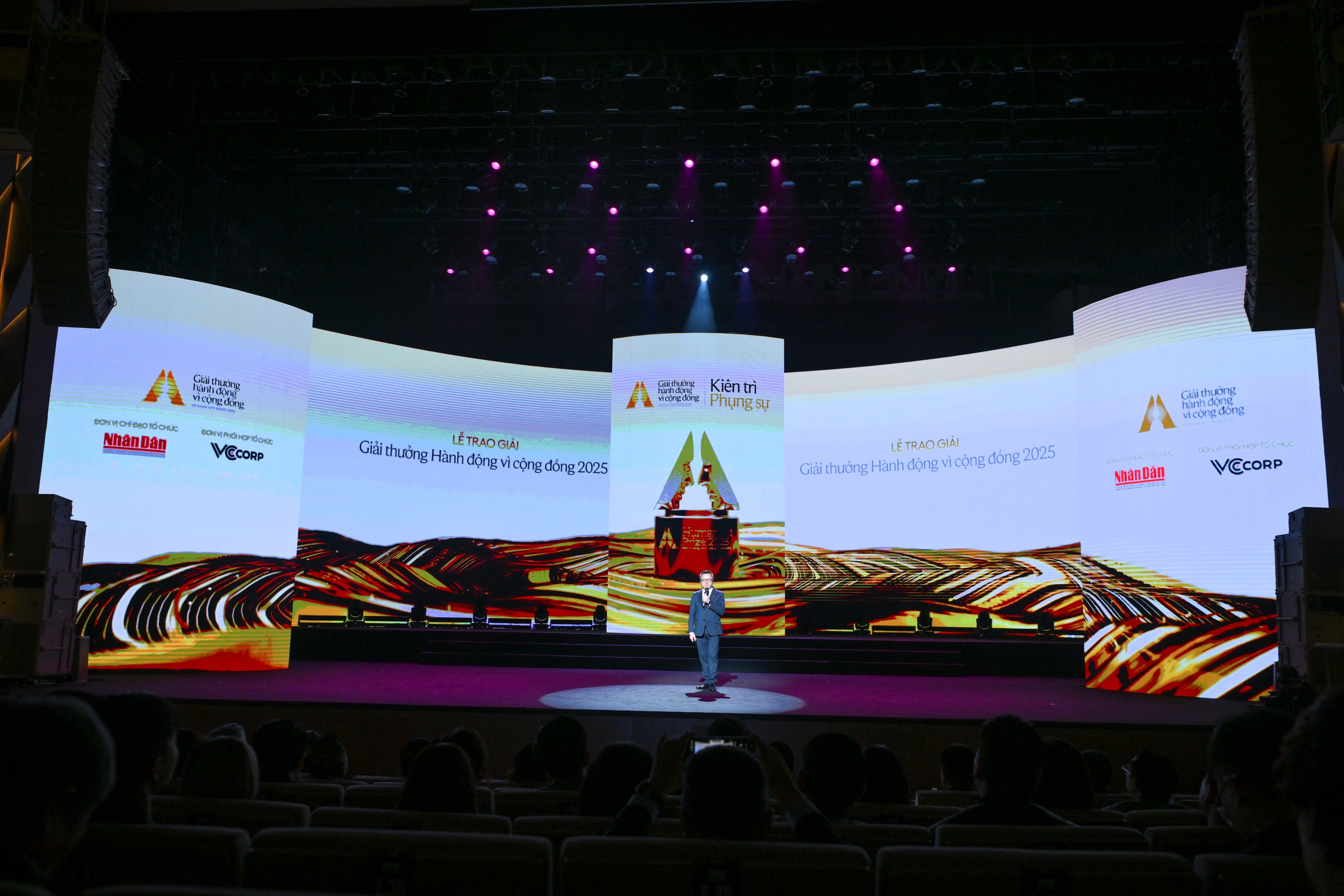 Những khoảnh khắc ấn tượng tại buổi lễ trao giải Human Act Prize 2025  - Ảnh 10.
