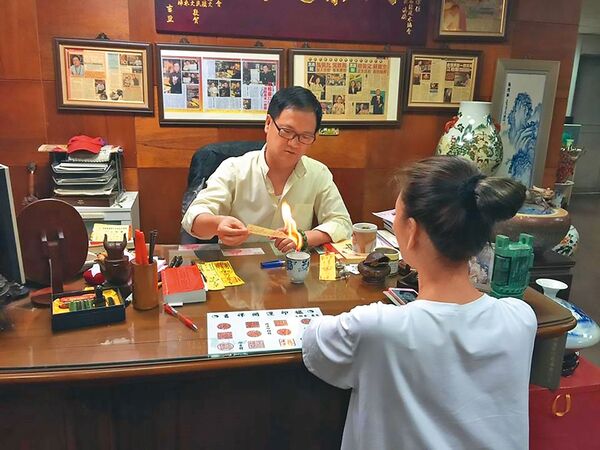 Đại gia bao nu&ocirc;i bạn g&aacute;i 10 năm nhưng cuối c&ugrave;ng lại tuột mất mỹ nh&acirc;n 1 c&aacute;ch ly kỳ v&agrave; tiếc nuối- Ảnh 2.