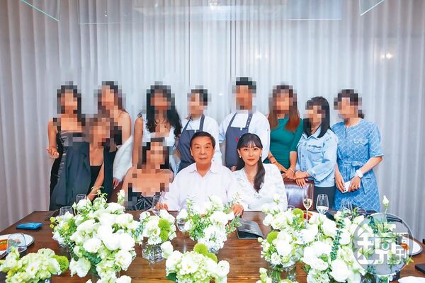 Đại gia bao nu&ocirc;i bạn g&aacute;i 10 năm nhưng cuối c&ugrave;ng lại tuột mất mỹ nh&acirc;n 1 c&aacute;ch ly kỳ v&agrave; tiếc nuối- Ảnh 1.