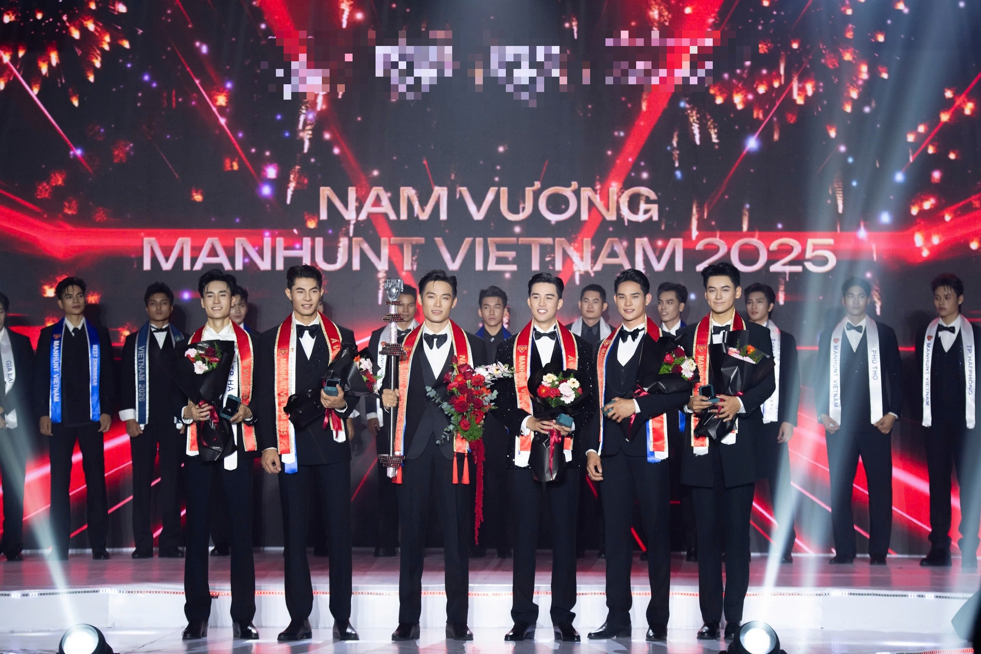 Người mẫu Tiến Dũng đăng quang nam vương Manhunt Vietnam 2025- Ảnh 5.