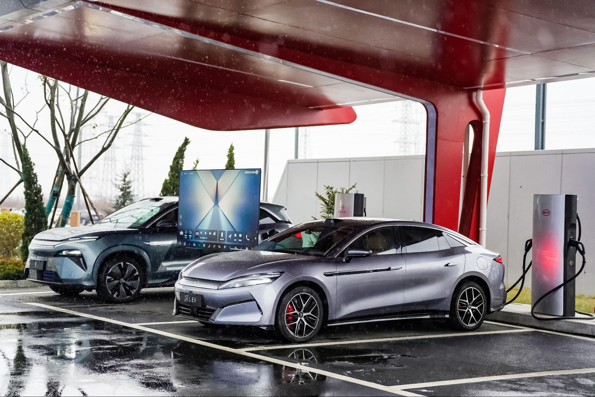 T&ocirc;i sang Trung Quốc trải nghiệm đường đua khổng lồ phủ trong tuyết d&agrave;y của BYD: Leo dốc c&aacute;t, bơi trong nước, nghi&ecirc;ng 30 độ đều trong &lsquo;1 nốt nhạc&rsquo;- Ảnh 13.