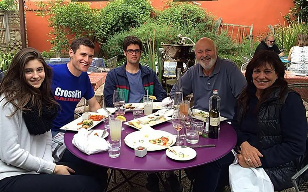 Những ng&agrave;y cuối của đạo diễn Rob Reiner trước khi bị con trai s&aacute;t hại - Ảnh 1.