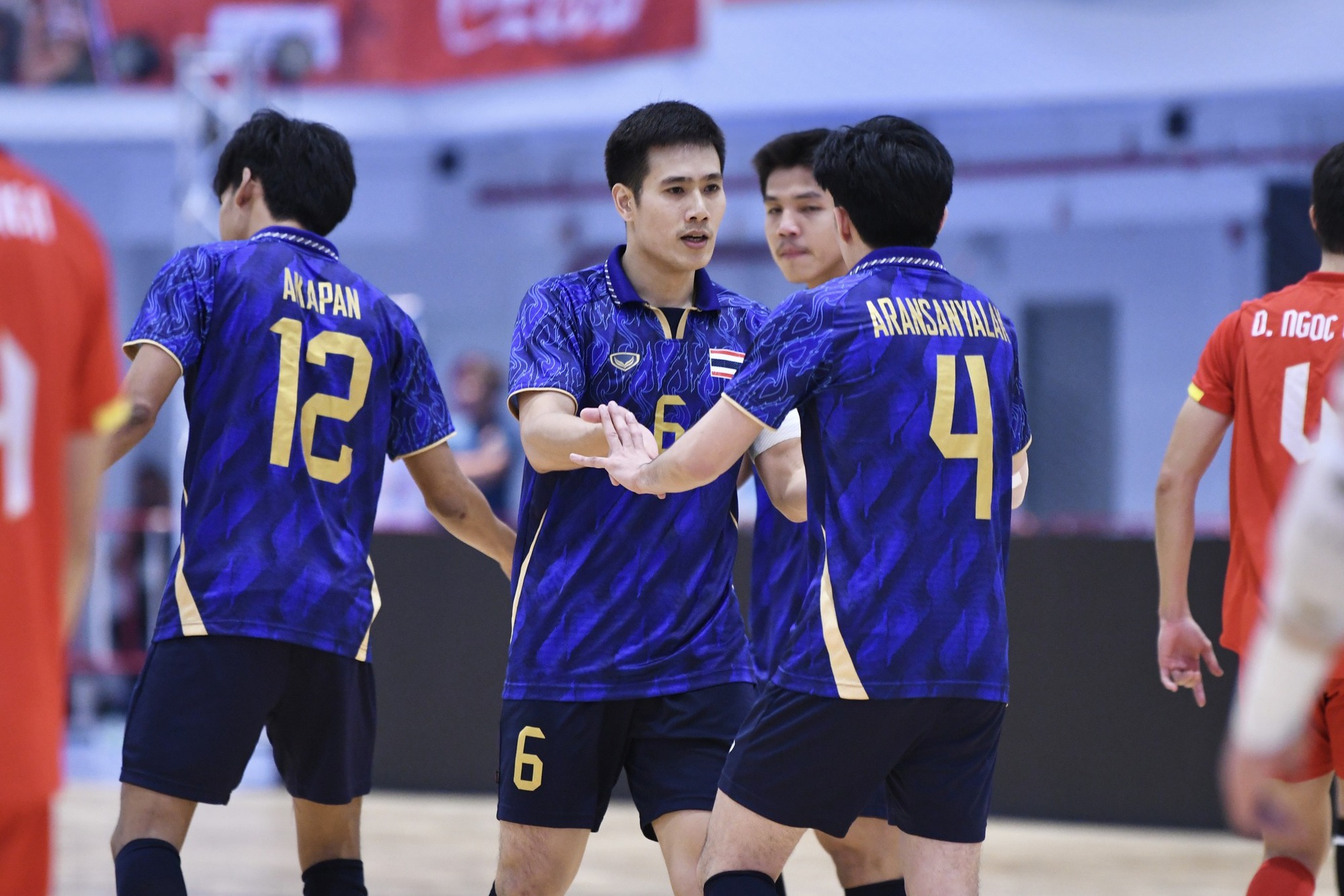 Quyết chiến đến cùng, Việt Nam vẫn "ôm hận" trước Thái Lan, tan mộng HCV SEA Games 33 - Ảnh 1.