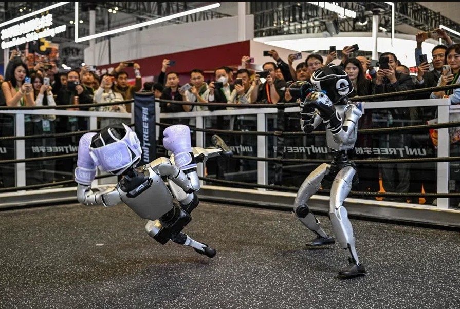 Robot h&igrave;nh người Trung Quốc v&agrave; nguy cơ bong b&oacute;ng c&ocirc;ng nghệ tương tự xe điện - Ảnh 3.