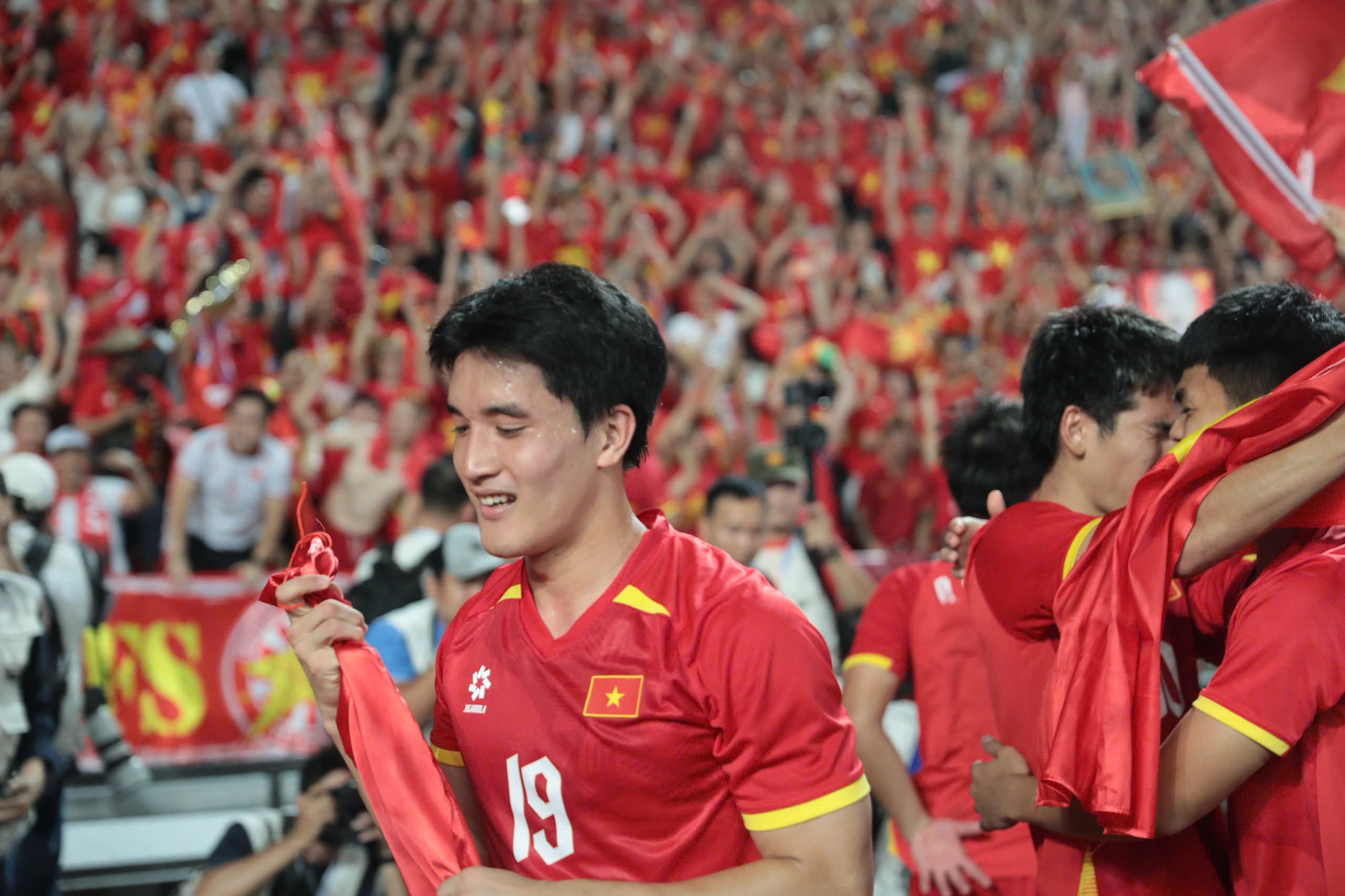 Fans Đông Nam Á thán phục U22 Việt Nam, ca ngợi cuộc ngược dòng thần thánh trước Thái Lan - Ảnh 2.