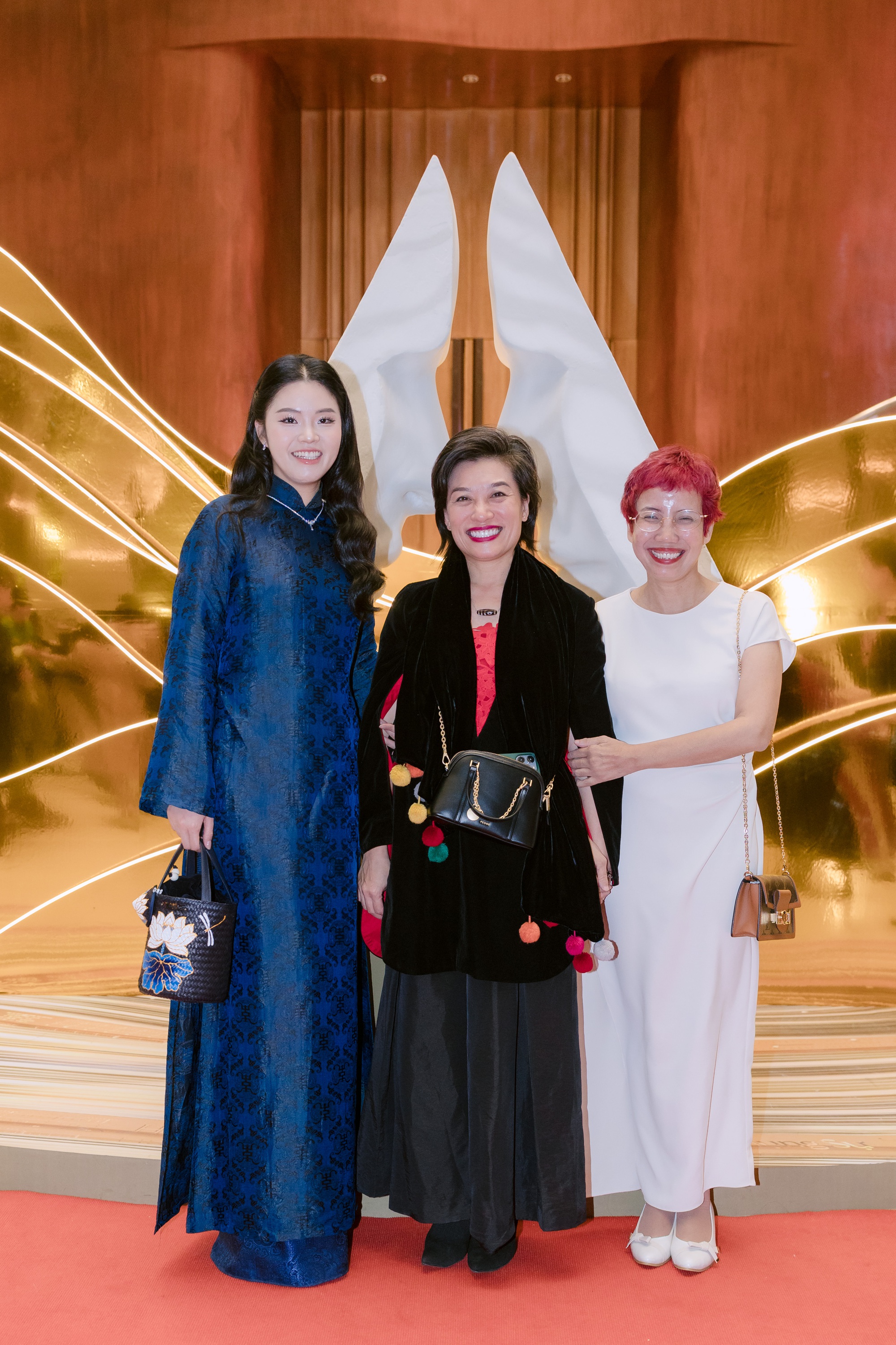 NSND Trần Ly Ly: “Tôi nhận lời ngay lập tức, không suy nghĩ” - Ảnh 2. NSND Trần Ly Ly: “Tôi nhận lời ngay lập tức, không suy nghĩ” - Ảnh 2.