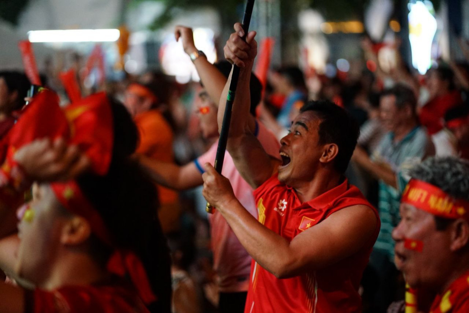 Cảnh tượng lâu rồi mới thấy trên phố đi bộ Nguyễn Huệ!- Ảnh 9. Cảnh tượng lâu rồi mới thấy trên phố đi bộ Nguyễn Huệ!- Ảnh 9.