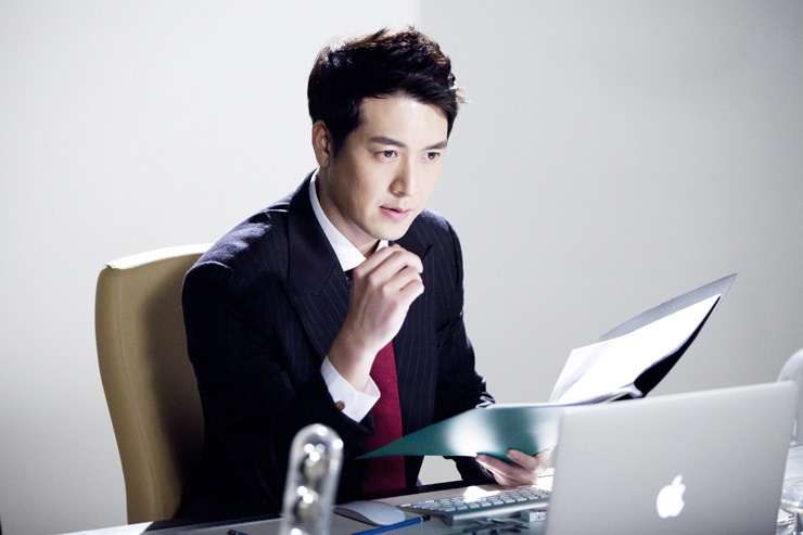 Gần Tết sếp gọi t&ocirc;i gặp ri&ecirc;ng n&oacute;i sẽ thưởng 2 th&aacute;ng lương nhưng với điều kiện v&ocirc; c&ugrave;ng ngớ ngẩn- Ảnh 1.