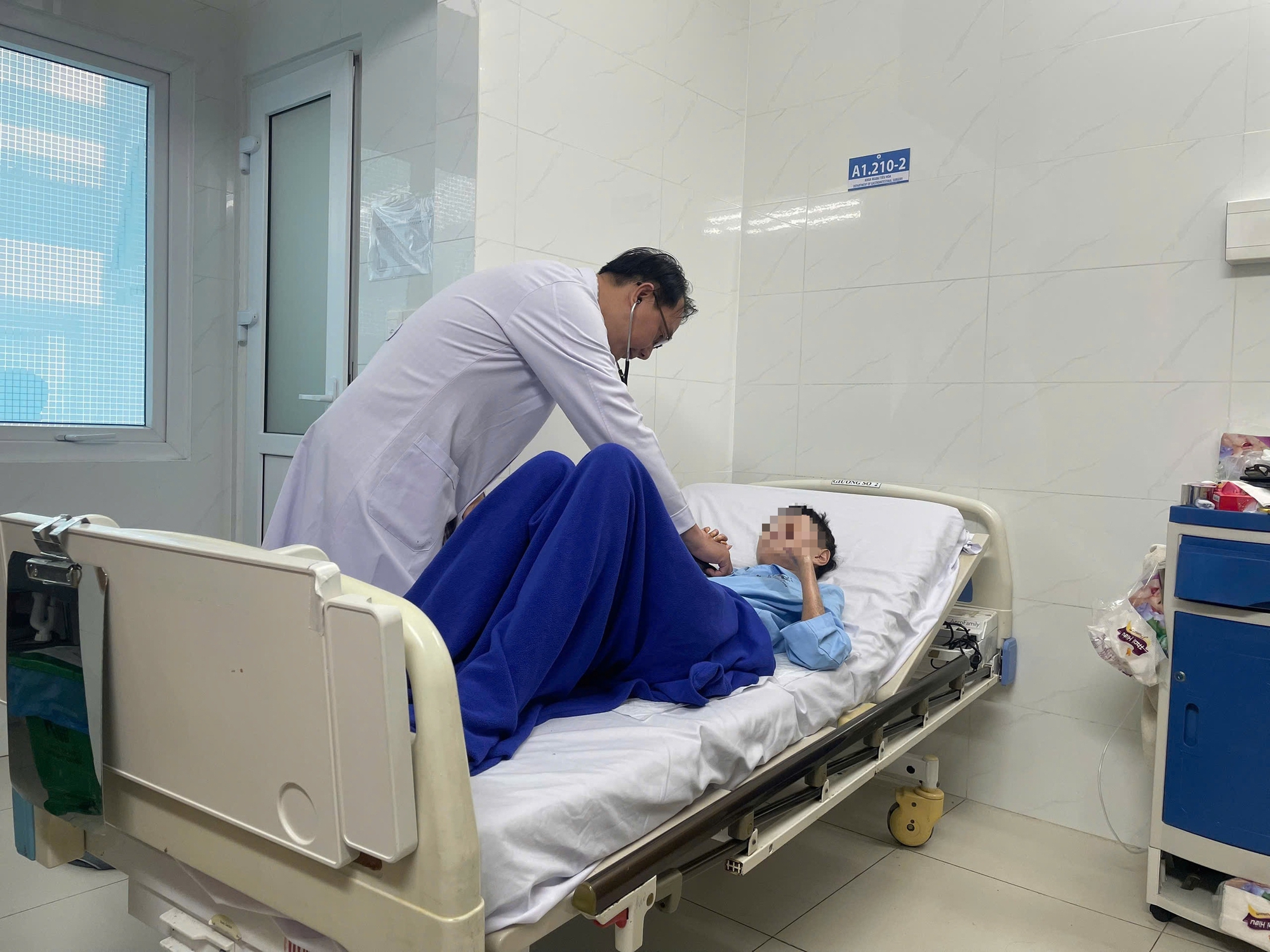 Căn Bệnh Khiến Da Khô Cứng Đến Tắc Ruột Hiếm Gặp Ở Cô Gái Trẻ Từ Căn Bệnh Khiến Da Khô Cứng Đến Tắc Ruột Hiếm Gặp Ở Cô Gái Trẻ - Ảnh 1.