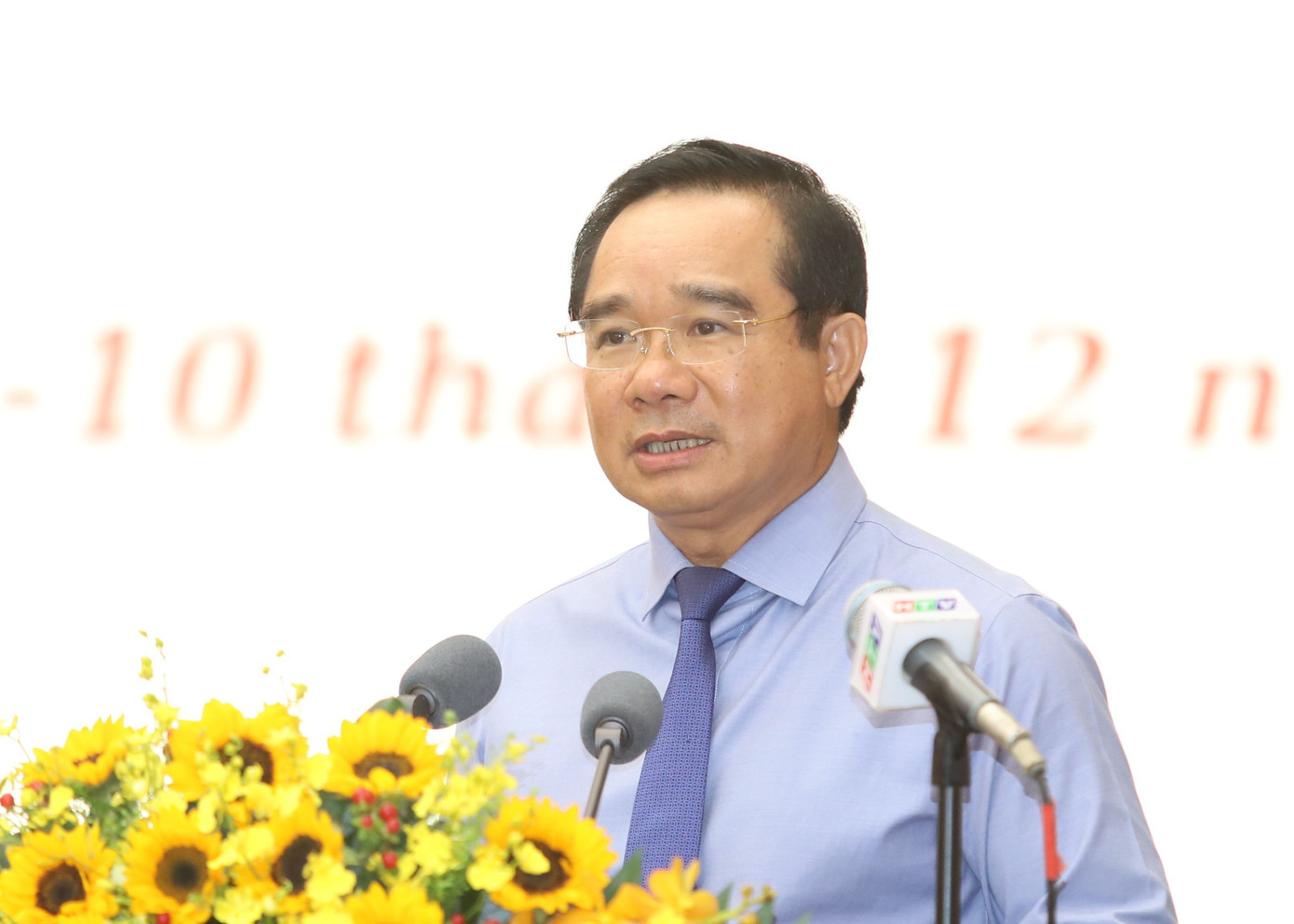 Ph&acirc;n c&ocirc;ng c&ocirc;ng t&aacute;c UBND TPHCM: Chủ tịch v&agrave; 9 Ph&oacute; Chủ tịch nhiệm kỳ 2021 - 2026 - Ảnh 1.