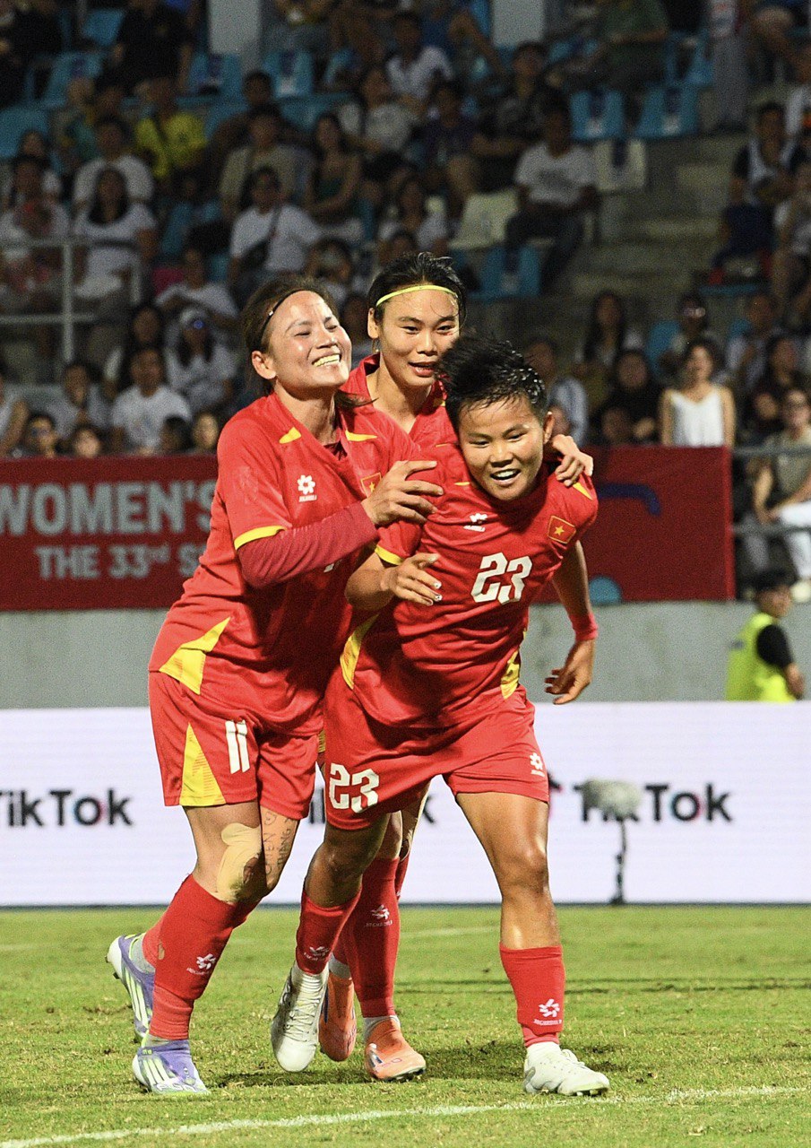 Bích Thùy: "Trọng tài đã đánh cắp bàn thắng đẹp nhất sự nghiệp của tôi" - Ảnh 1. Bích Thùy: "Trọng tài đã đánh cắp bàn thắng đẹp nhất sự nghiệp của tôi" - Ảnh 1.