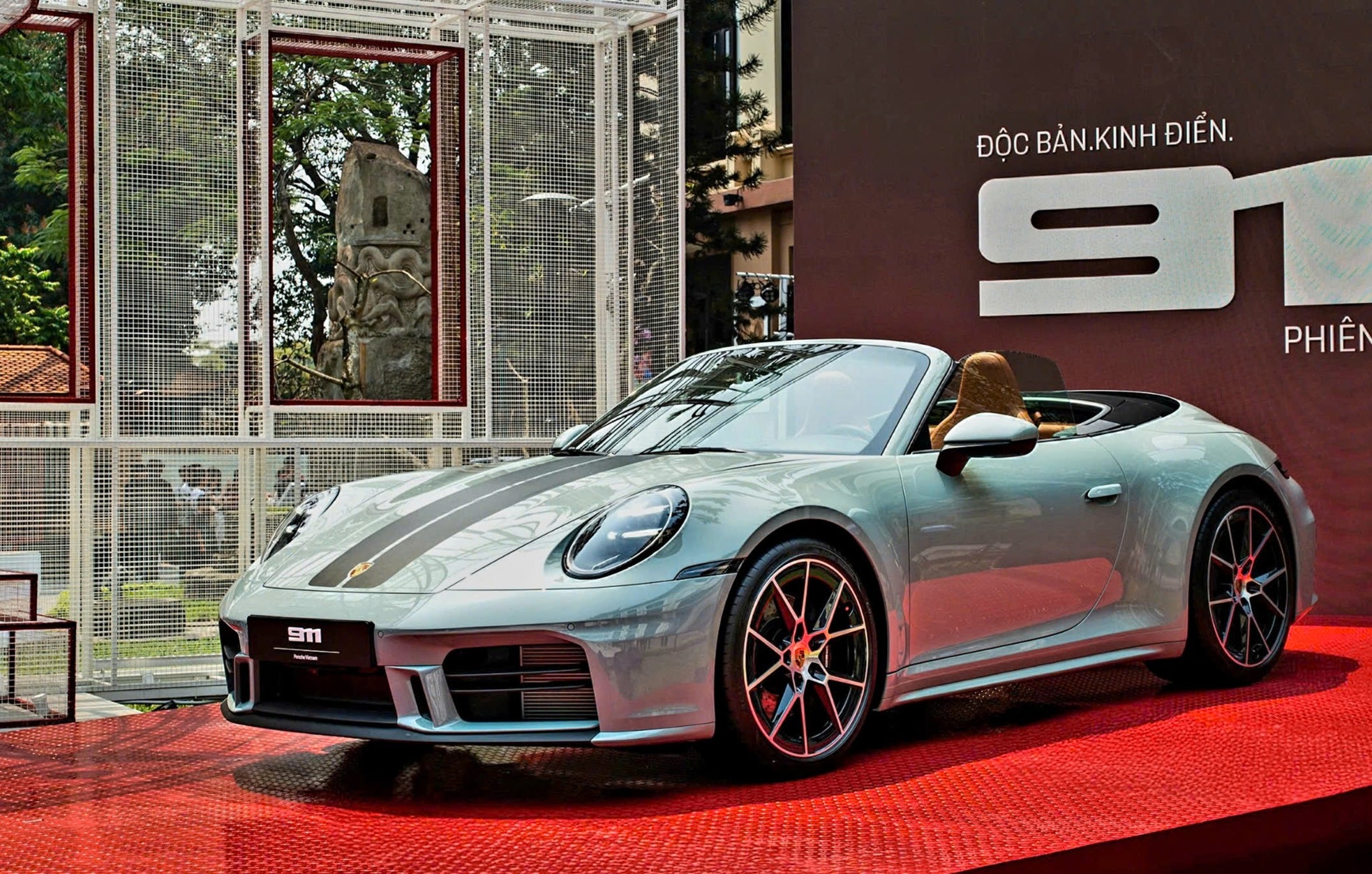 8 ‘xe chơi’ về Việt Nam 2025: Không phải siêu xe nhưng đắt, kén khách nhưng khó làm ngơ- Ảnh 1. 8 ‘xe chơi’ về Việt Nam 2025: Không phải siêu xe nhưng đắt, kén khách nhưng khó làm ngơ- Ảnh 1.