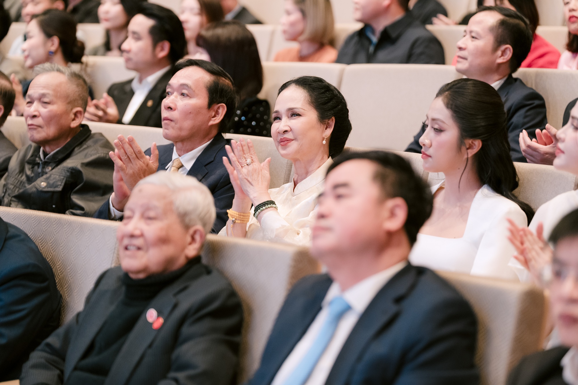 - Ảnh 3. - Ảnh 3.