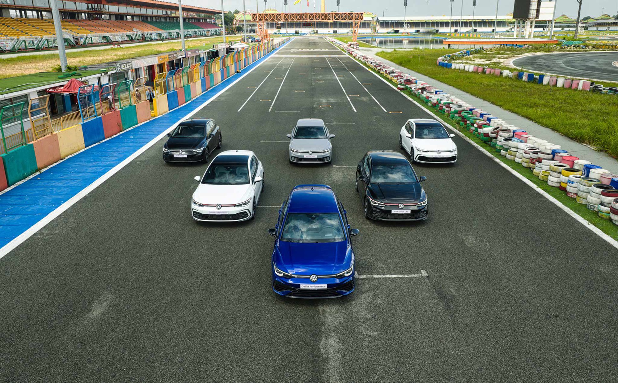 8 ‘xe chơi’ về Việt Nam 2025: Không phải siêu xe nhưng đắt, kén khách nhưng khó làm ngơ- Ảnh 15. 8 ‘xe chơi’ về Việt Nam 2025: Không phải siêu xe nhưng đắt, kén khách nhưng khó làm ngơ- Ảnh 15.