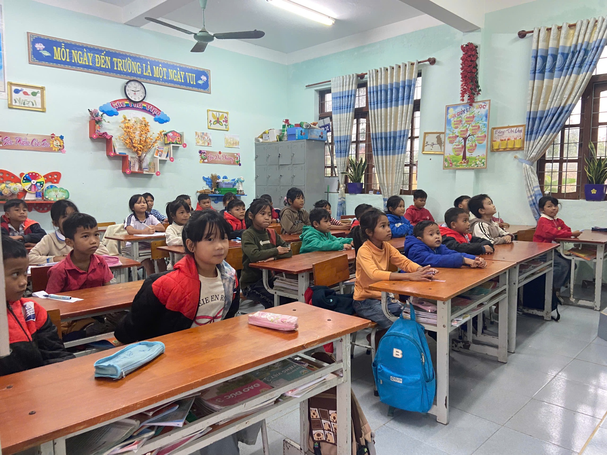 Ngôi trường Kim thủy bị đình chỉ bếp ăn 5 tháng Sau vụ ngộ độc thực phẩm - Ảnh 2. Ngôi trường Kim thủy bị đình chỉ bếp ăn 5 tháng Sau vụ ngộ độc thực phẩm - Ảnh 2.