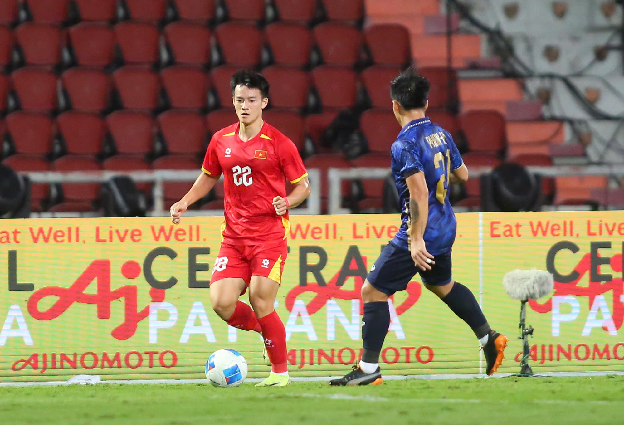 SEA Games 33: HLV Th&aacute;i Lan thừa nhận học tr&ograve; &ldquo;đuối sức&rdquo; khi phải kịch chiến với U22 Việt Nam - Ảnh 2.