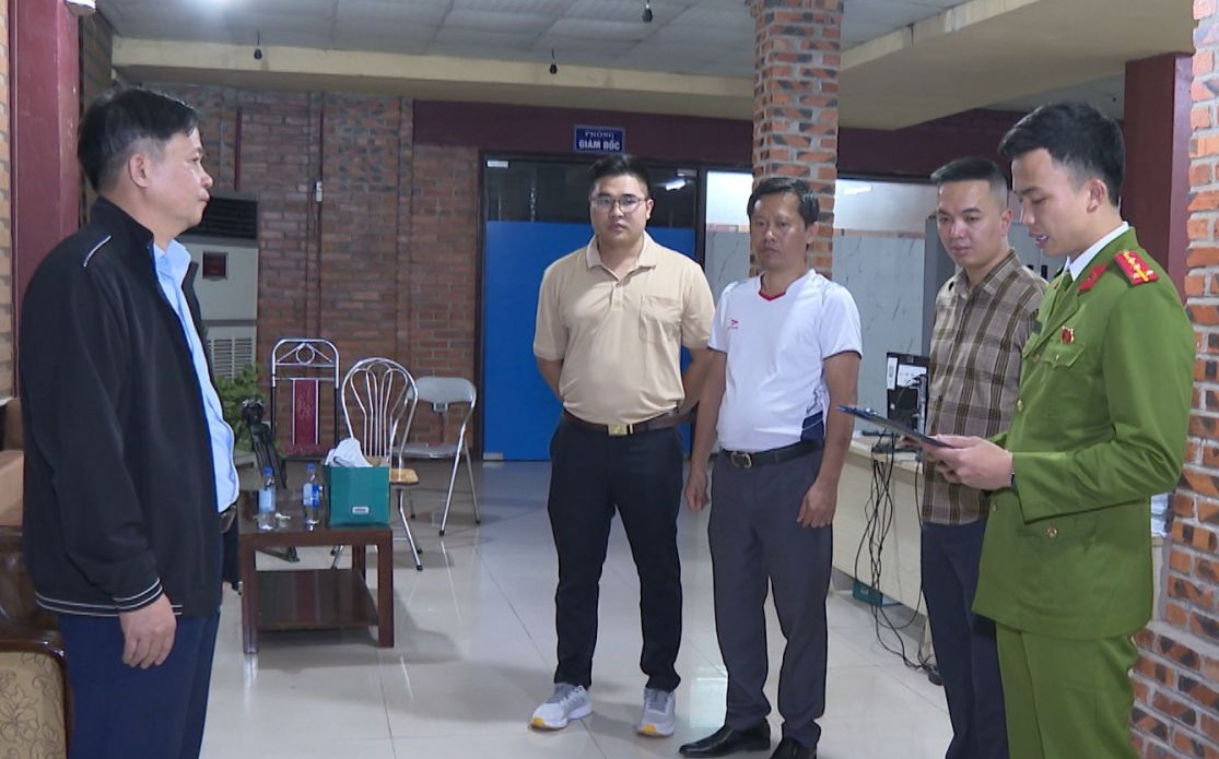 Cảng vụ H&agrave;ng hải thanh h&oacute;a: 7 C&aacute;n bộ l&atilde;nh đạo bị bắt v&igrave; nhận hối lộ - Ảnh 2.